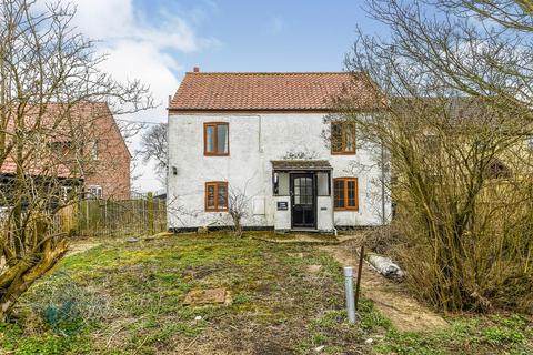 3 bed property, in Cuckoo Road, £180,000