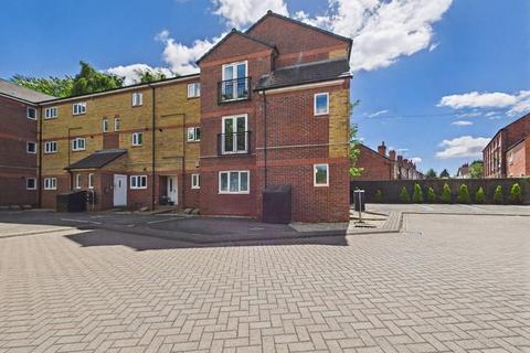 1 bed property, in Mallard Mews, £70,000