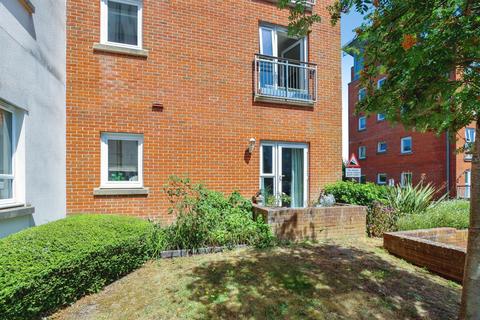 2 bed property, in Avenel Way, £210,000