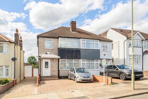 4 bed property, in Wyre Grove, £785,000