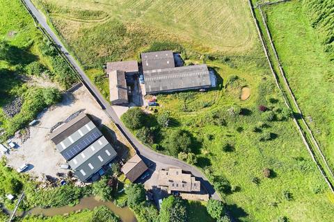 3 bed property, in Stone Head Lane, £825,000