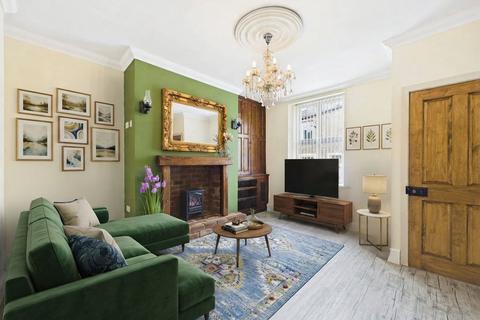 2 bed property, in Basil Street, £110,000