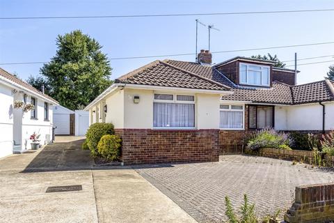 2 bed property, in Valley Road, £350,000