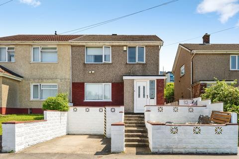 3 bed property, in Chirk Gardens, £130,000
