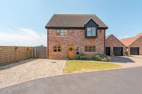 4 bed property, in Mill Stone Green, £450,000