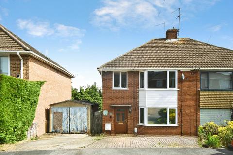 3 bed property, in Hilltop View, £275,000