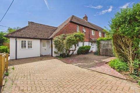 3 bed property, in 8 Oakley Road, £600,000