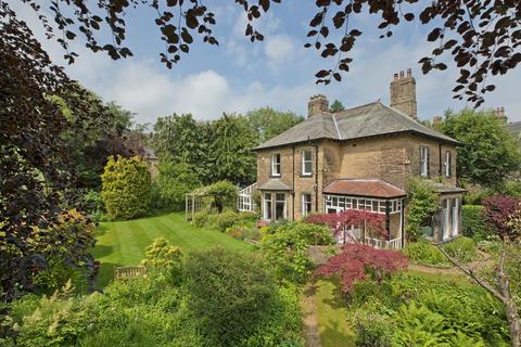 5 bed property, in Westville Road, £1,195,000