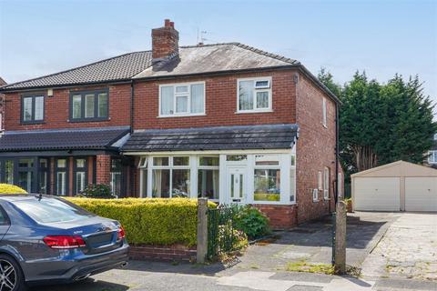 3 bed property, in Chatburn Road, £385,000