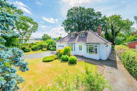 3 bed property, in Minsterley, £350,000