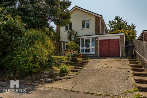 3 bed property, in Heads Farm Close, £375,000
