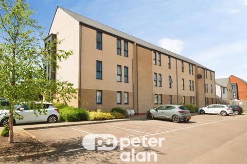 2 bed property, in Riverbank Avenue, £150,000