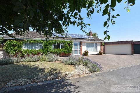 4 bed property, in Cottesmore Road, £650,000