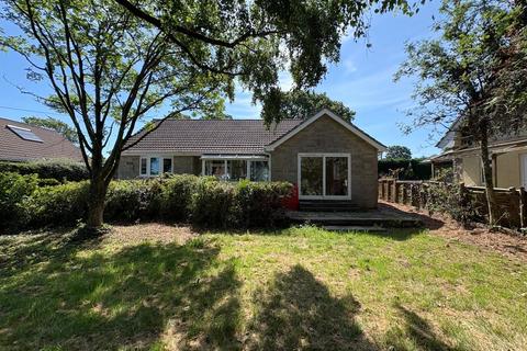 3 bed property, in Smeatharpe, £250,000