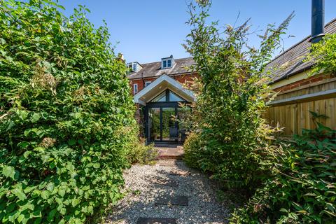 4 bed property, in Romsey, £550,000