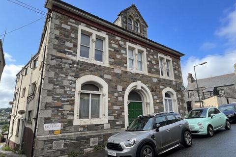 2 bed property, in Flat 5 Brotherhood Hall, £25,000