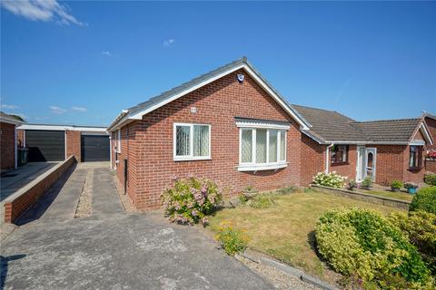 2 bed property, in Coral Drive, £240,000