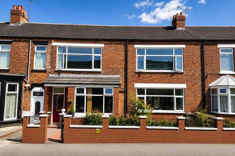 6 bed property, in Princes Road, £360,000