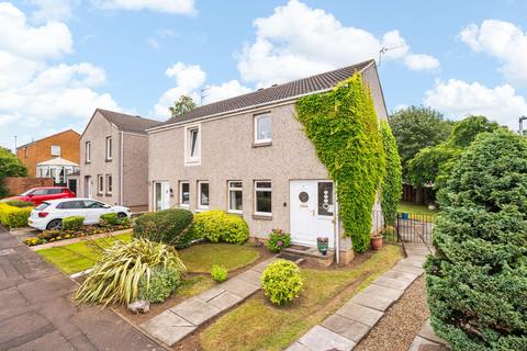 2 bed property, in 6 North Bughtlinside, £245,000