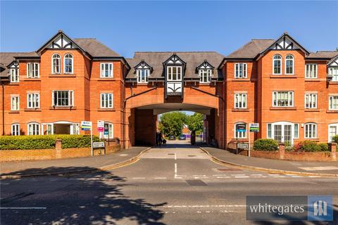 1 bed property, in Woodholme Court, £100,000