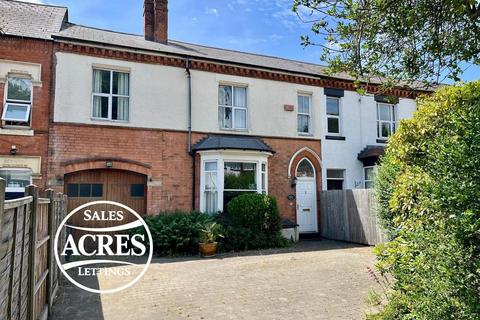 5 bed property, in Chester Road, £325,000
