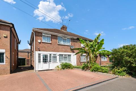 3 bed property, in Shakespeare Avenue, £569,950