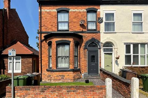 3 bed property, in Hall Street, £195,000