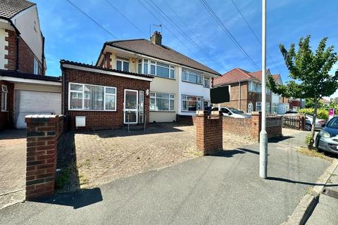 4 bed property, in Warley Avenue, £600,000