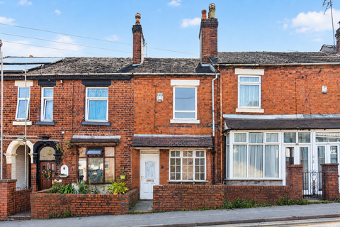2 bed property, in 52 Ford Green Road, £30,000