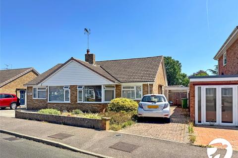 2 bed property, in Hamilton Crescent, £325,000
