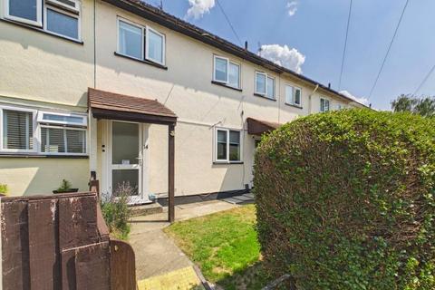 2 bed property, in Bisley Road, £200,000