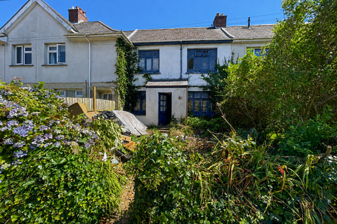 3 bed property, in 5 The Glebe, £34,000