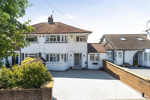 3 bed property, in The Grove, £700,000