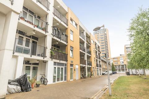 1 bed property, in Hacon Square, £325,000