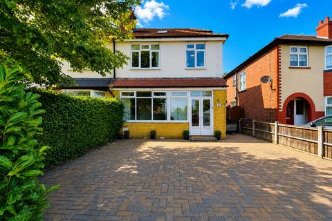 4 bed property, in Sandbrook Road, £260,000