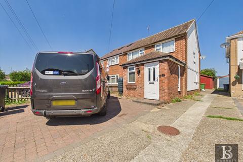 3 bed property, in Meadow Way, £535,000