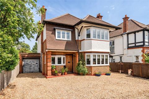 4 bed property, in Hersham Road, £1,275,000