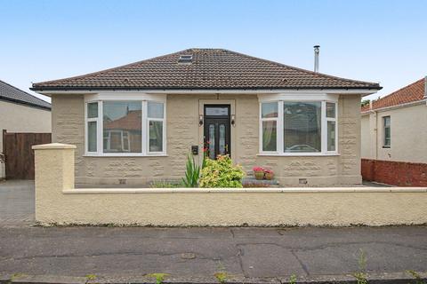 2 bed property, in 16 Meadowpark Drive, £225,000