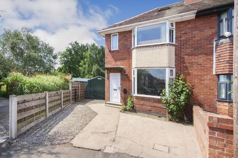 2 bed property, in Wharton Avenue, £300,000