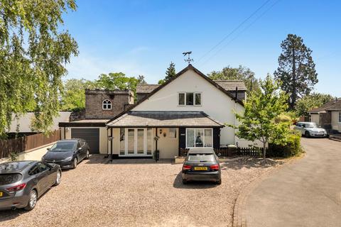 4 bed property, in Glewstone, £500,000