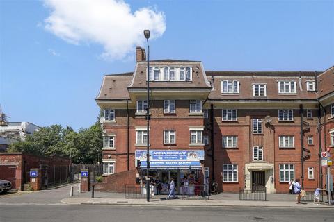 1 bed property, in Empire Way, £235,000