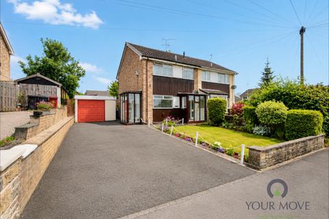 3 bed property, in The Evergreens, £170,000