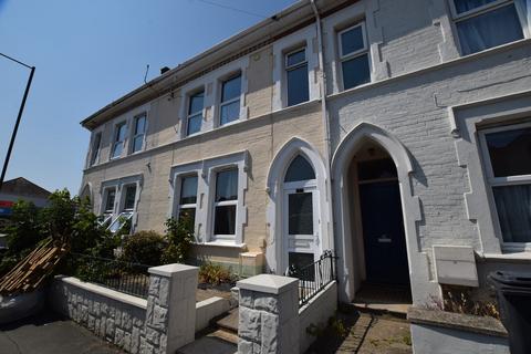 5 bed property, in Southcote Road, £225,000