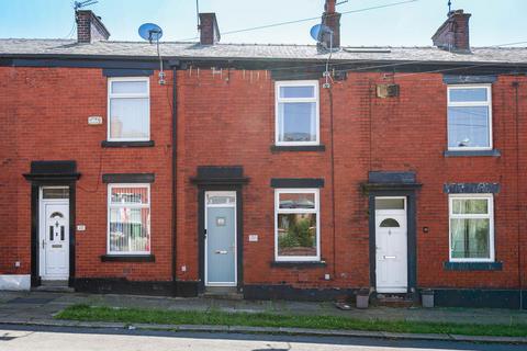 2 bed property, in Leyton Street, £125,000