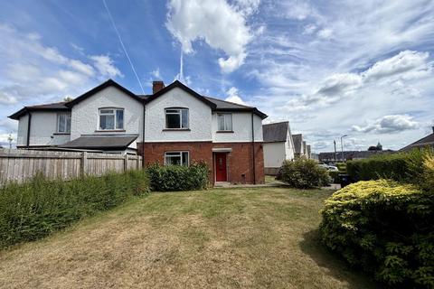 3 bed property, in Penyval Road, £320,000