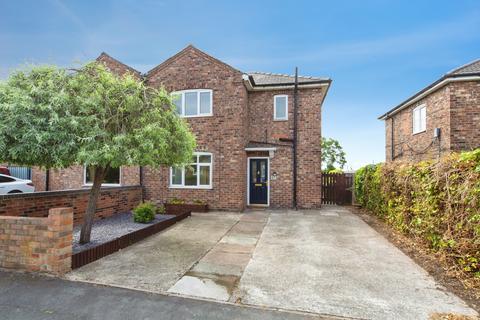 3 bed property, in Stenhills Crescent, £195,000
