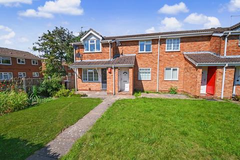 2 bed property, in Talaton Close, £75,000