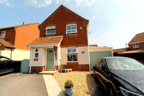 3 bed property, in Garrett Drive, £425,000