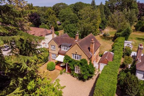 4 bed property, in South Farm Lane, £995,000