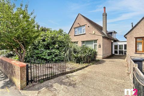 2 bed property, in Nash Road, £250,000